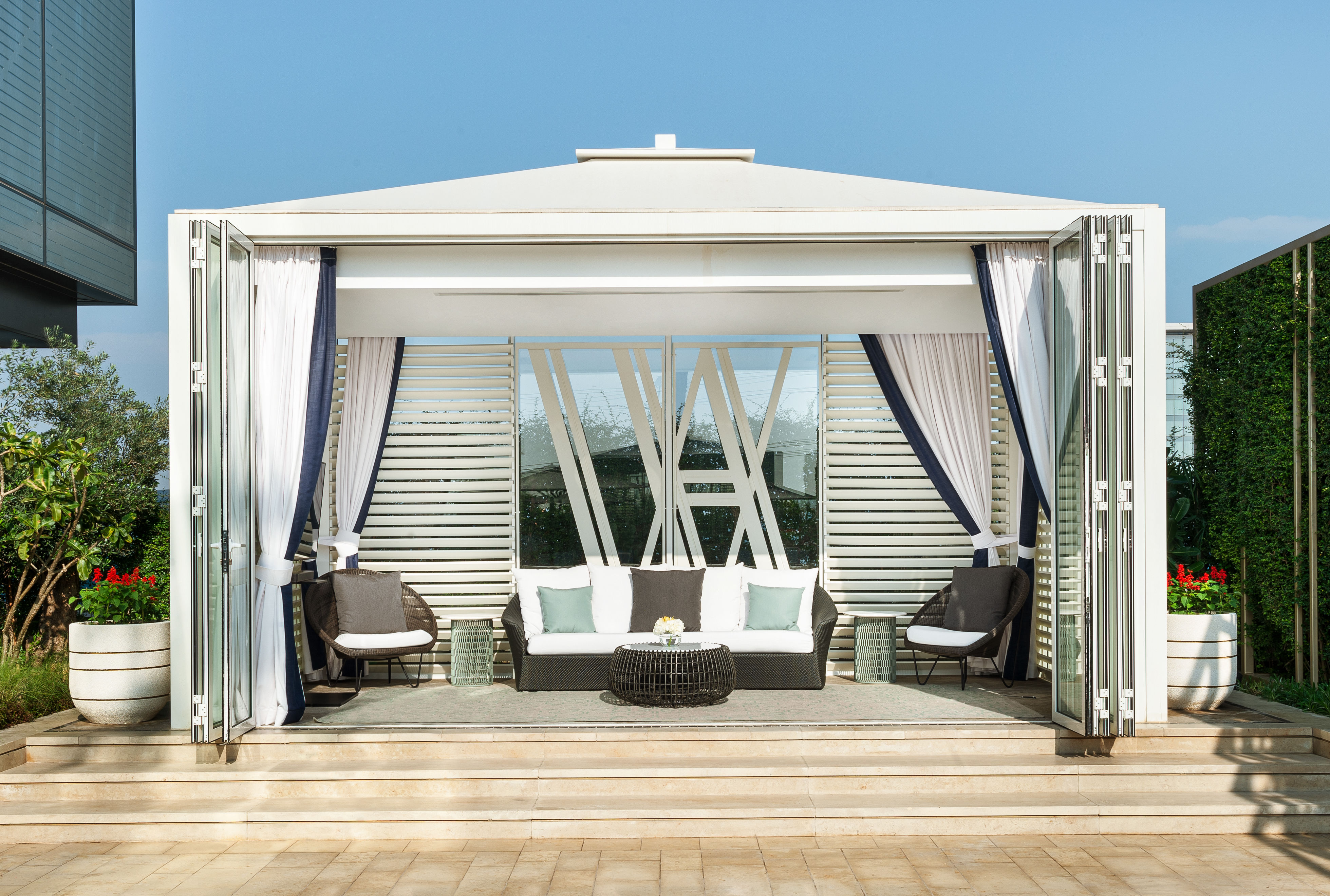 oxio-waldorf-astoria-kuwait-luxury-hotel